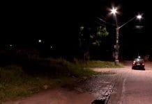 Jovem sofre atentado a bala e é encontrado dentro de mata