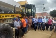 Machadinho recebe Motoniveladora e aumenta frota da Secretaria de obras