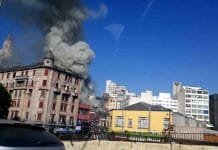Incêndio atinge prédio na região da 25 de Março, em São Paulo