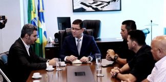 Governador Marcos Rocha discute continuidade de obras do Estado nos municípios
