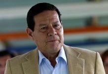 Mourão sobre pedido de Flávio Bolsonaro: ‘Vou aguardar esclarecer’