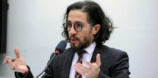 Veja a repercussão política da decisão do deputado Jean Wyllys