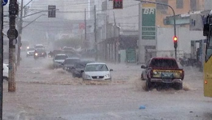 Rondônia__Chuvas_devem_continuar_acima_da_média_no_mês_de_abril_informa_Sipam