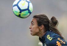 Em rede social, Marta escreve que vai se dedicar à família neste ano