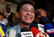 Jornalista filipina deixa a prisão após pagamento de fiança