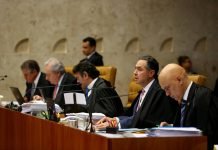 Deputados querem impeachment de ministros do STF no caso da homofobia