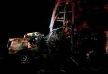 Motorista morre carbonizado após carro e ônibus baterem de frente
