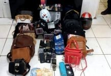 Marido foge e mulher é presa com vários objetos roubados