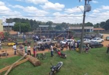 Manifestantes mantêm bloqueio na BR-364 pelo segundo dia em Extrema, RO