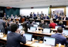 CCJ aprova parecer a favor da reforma da Previdência