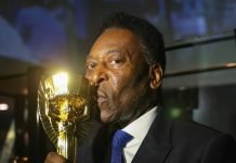 Pelé segue internado em Paris, mas estafe diz: ‘Não há pressa de sair’