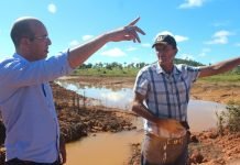 Ismael Crispin vistoria locais atingidos por rompimento de barragem em Machadinho do Oeste