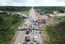 BR-364 e BR-425 seguem interditadas pelo 2° dia devido a protesto entre Rondônia e Acre