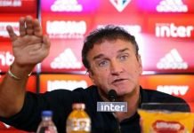 Cuca destaca evolução e vê carência no elenco do São Paulo