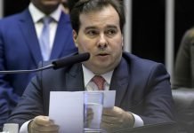 Maia sugere rever decreto de armas e vira alvo