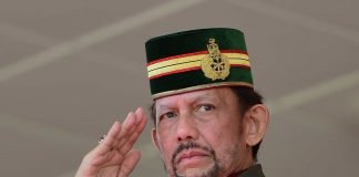 Brunei suspende pena de morte para homossexuais e adúlteros