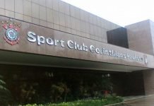 Corinthians acolhe e dá emprego a imigrantes africanos