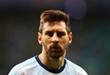 Do vestiário aos microfones, Messi se torna cada vez mais líder de Argentina em constante mutação