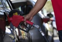 Petrobras reduz em 3% preço da gasolina nas refinarias