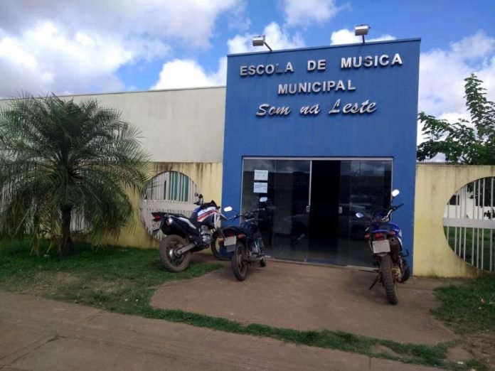 Escola de musica Som na leste