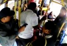 Criminosos com armas de fogo e facão roubam passageiros em ônibus na capital