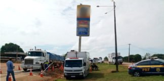 PRF e DNIT fiscalizam excesso de peso de caminhões