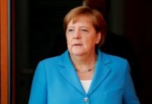 Merkel quebra protocolo ao recepcionar primeira-ministra da Dinamarca