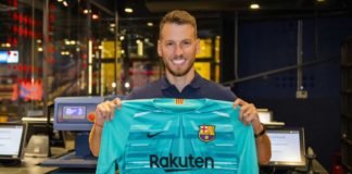 Goleiro Neto fratura a mão em treino do Barcelona e será operado