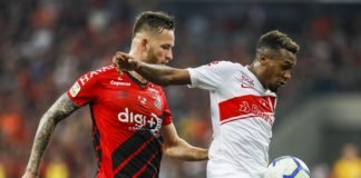 Inter e Athletico apostam no “bom e barato”, desbancam milionários e tentam coroar projeto
