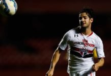 Pato tem lesão muscular e desfalcará o São Paulo contra o Botafogo