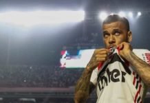 Dani Alves diz que recusou ofertas de Barça e Juve antes do São Paulo