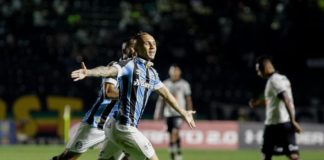 Everton iguala recorde de gols pelo Grêmio em uma temporada e se vê entre os melhores do país