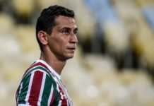 Ganso é advertido pelo STJD por bate-boca com Oswaldo