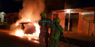 Carro é incendiado em Porto Velho após briga em festa