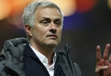 Tottenham confirma José Mourinho como treinador até 2023