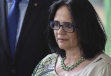 Damares diz que falta de saneamento é violação aos direitos humanos