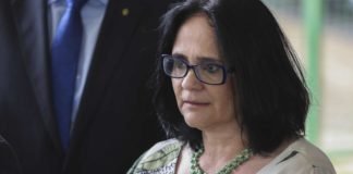 Damares diz que falta de saneamento é violação aos direitos humanos