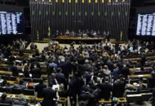 Década foi marcada por nova onda conservadora e queda de partidos