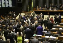 Câmara aprova pacote anticrime, texto vai ao Senado