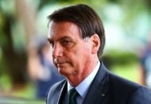 Bolsonaro coordena reunião ministerial no Palácio da Alvorada