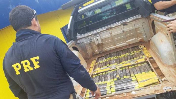 PRF-apreende-181-Kg-de-maconha-e-prende-batedor-em-São-Gabriel-do-Oeste-MS-2