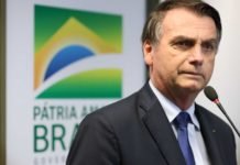 Bolsonaro chama Brasil de país de subsídios, mas mantém ajuda à igrejas