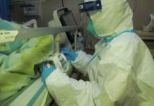 Embaixada confirma suspeita de brasileiros com coronavírus