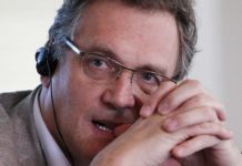 Procuradoria da Suíça acusa Valcke e presidente do PSG de corrupção