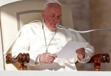 Papa pede oração mundial e diz que dará bênção especial