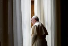 Papa Francisco reza pela união da Europa