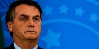 Bolsonaro sanciona com vetos lei da renda básica emergencial