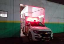 Homem morre com faca cravada na cabeça durante bebedeira na Capital