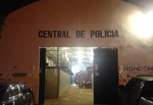 Delegado dá voz de prisão para advogada que entregou celular para preso