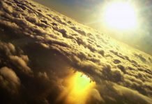 Fotografia postada pela NASA mostra cidade ‘invertida’